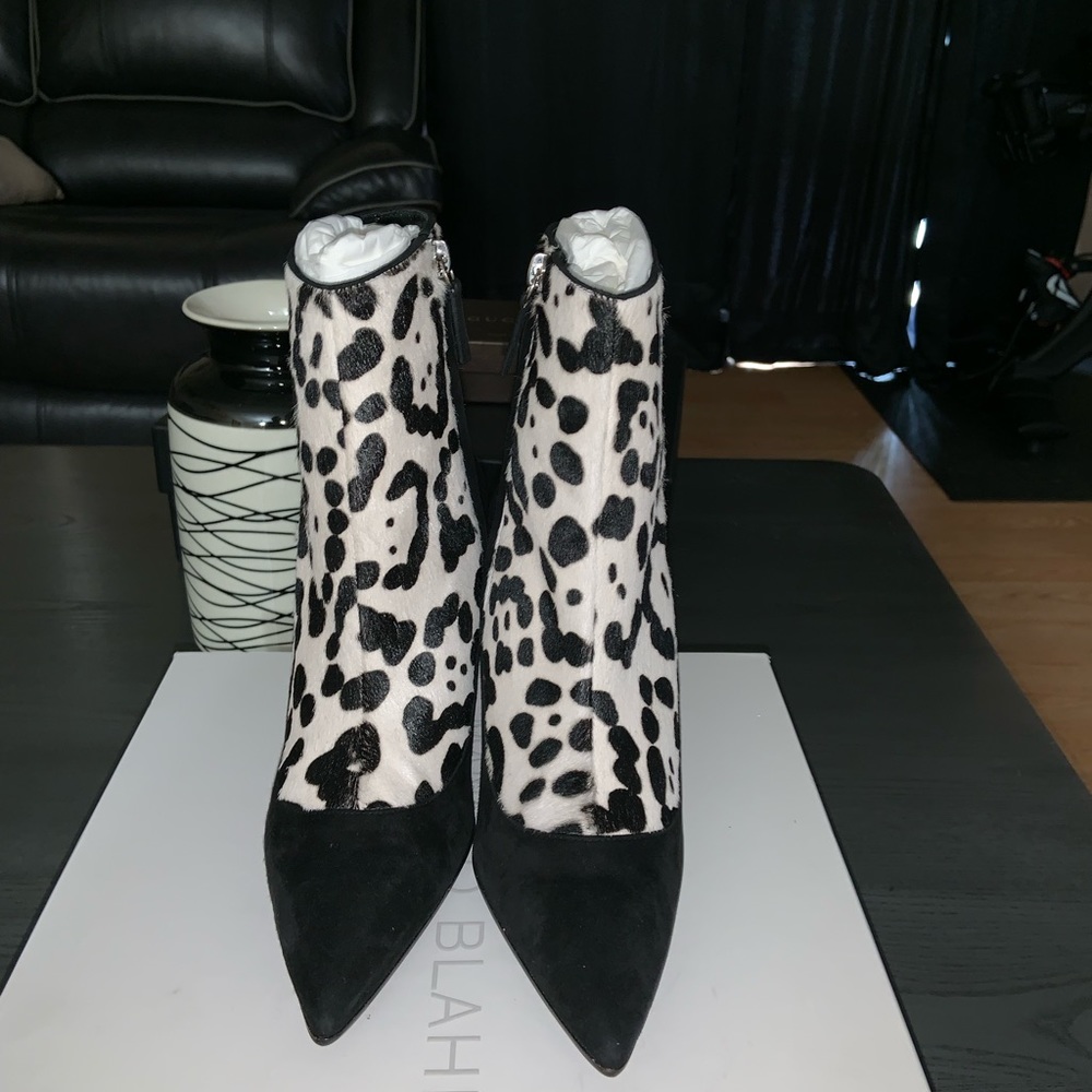 MANOLO BLAHNIK BOOTIES